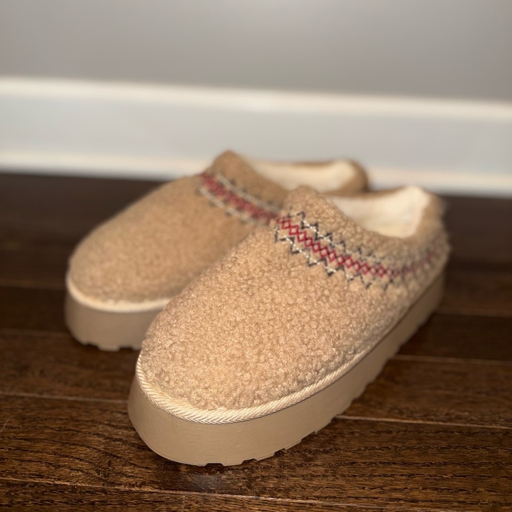 Platform Slip-ons Size 9 Women’ US